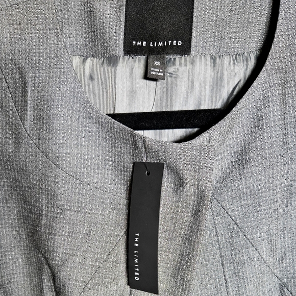 The Limited Cropped Jacket - Picture 3 of 4